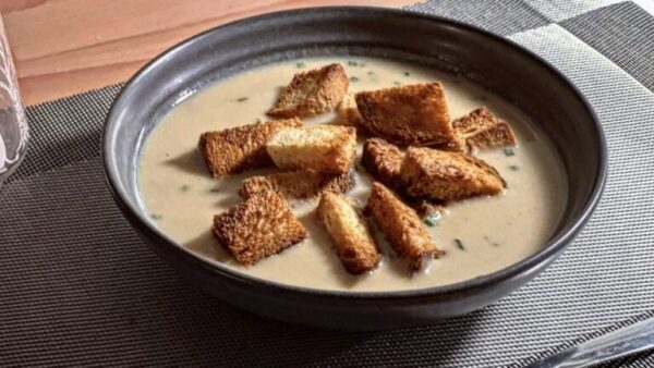 【本格ドイツ料理】ドイツじゃビールは飲むにとどまらない‼︎?ドイツ風ビールスープ”Biersuppe(ビーアズッペ)”のレシピ。