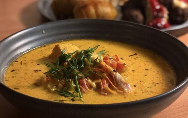 Fisksoppa:サフラン香るスウェーデンの定番シーフードスープ。【スウェーデン家庭料理本格レシピ】