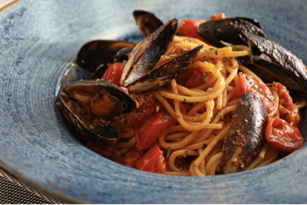 ムール貝とミニトマトのスパゲティ”Spaghetti con le cozze e pomodorini”【本格イタリア料理レシピ】