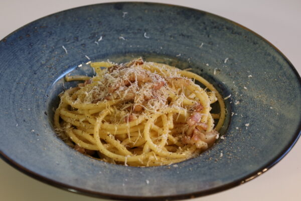 【イタリア郷土料理】Pasta alla Gricia：グリシア風パスタ【本格イタリア伝統料理レシピ】