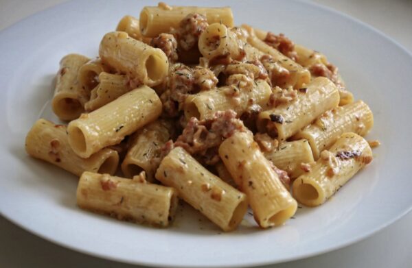 【イタリア郷土料理】Pasta alla Norcina：ノルチャ風パスタ【本格イタリア伝統料理レシピ】