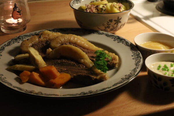 皇帝の愛した【牛肉料理の王様】Tafelspitz：オーストリア風牛肉の煮込み【本格ウィーン料理】