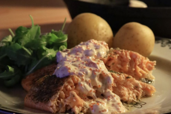 Lax med romsås : 北欧風サーモンのグリル 魚卵のソース 【スウェーデン料理本格レシピ】